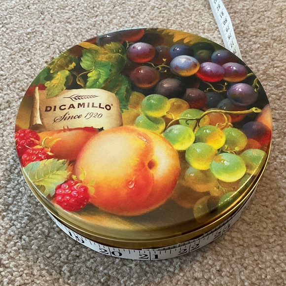 Di camillo, since 1920, empty tin with holiday season plus festive 🍇 fruit - Picture 6 of 6